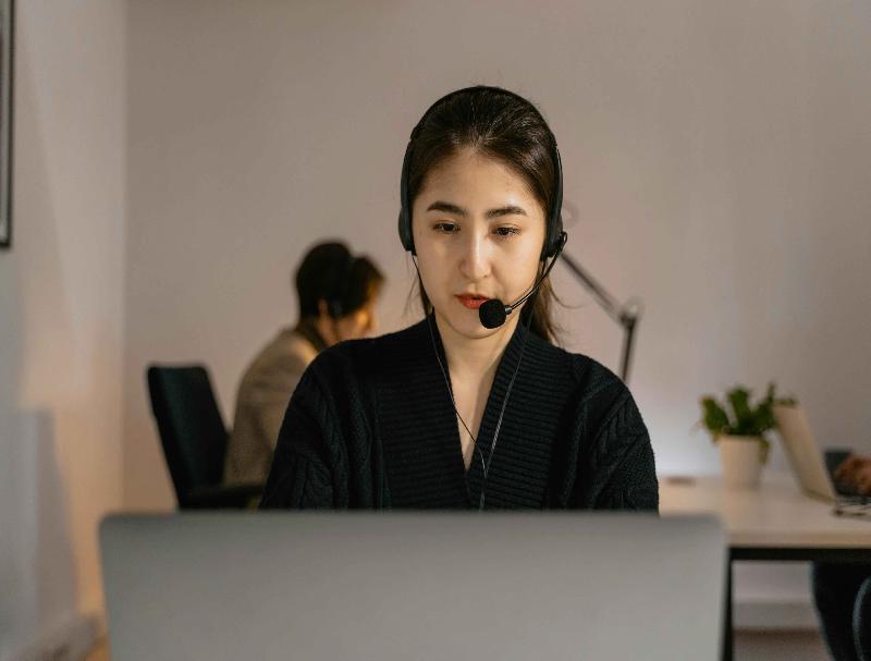 选择适合您的自动电话语音通知系统：专家推荐